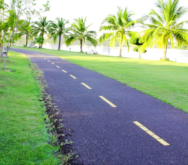 Sinuous bicycle path — Stock Photo, Image