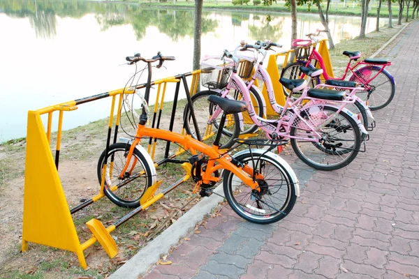 Bicycles parking in the park — Stock Photo, Image