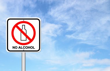 hiçbir alkol işareti mavi gökyüzü ile