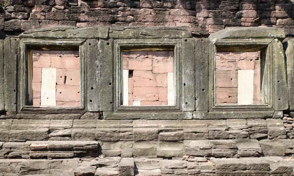 古代石窗口 — 图库照片