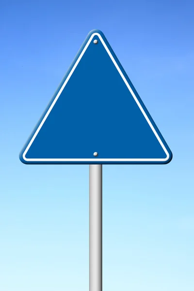 空と三角形の道路標識 — ストック写真