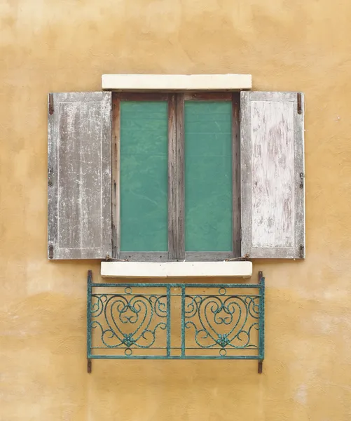 Vintage window on wall background — Stock Photo, Image