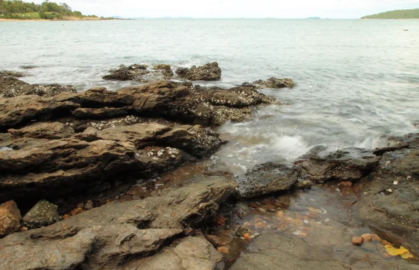 Sea waves and stone — Stock Photo, Image
