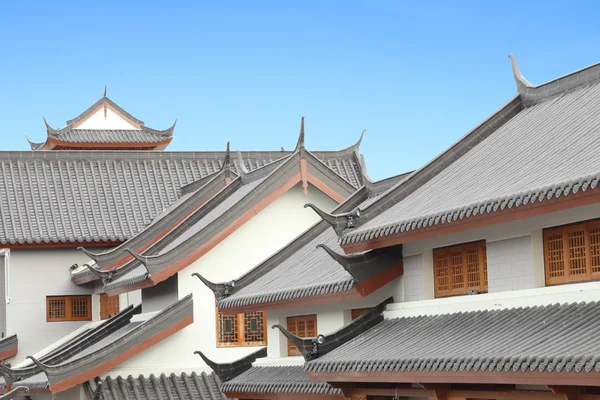 Traditionelles chinesisches Dach mit Himmel — Stockfoto