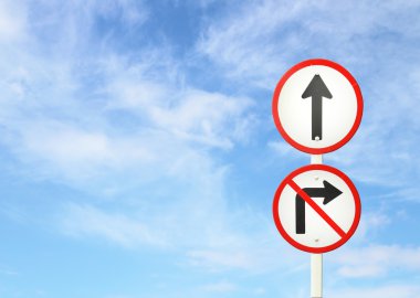 devam yolu, ileriye doğru işaret edin ve doğru oturum açma
