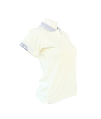 beyaz zemin üzerine manken kadın gömlek şablonu