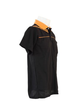 beyaz zemin üzerine mankenin erkek gömlek şablonu