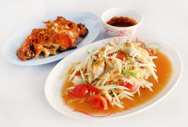 Baharatlı papaya salatası ve Kavurma Tavuk