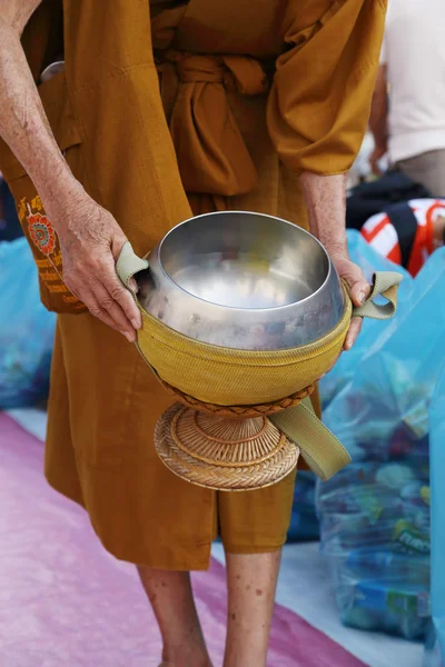 Buddhistische Almosenschale — Stockfoto