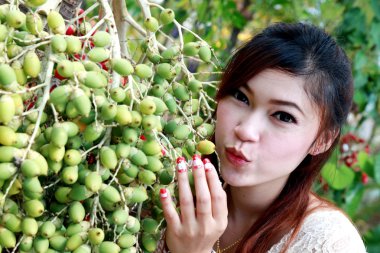 Asyalı kadınlar tembul palm ile