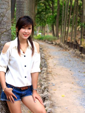 güzel Asyalı kız niteliğine portresi