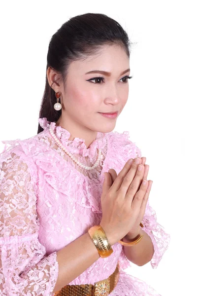 Donna che indossa tipico abito thai rendere rispetto — Foto Stock