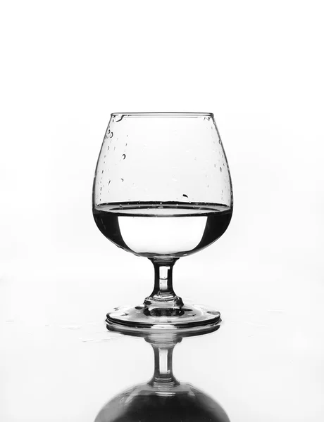 पाण्याने वाईन ग्लास — स्टॉक फोटो, इमेज