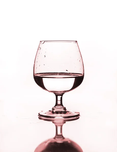 Su ile Şarap kadehi — Stok fotoğraf
