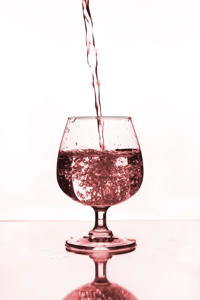 Wijnglas met water — Stockfoto