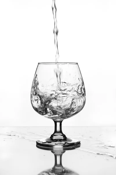 Wijnglas met water — Stockfoto