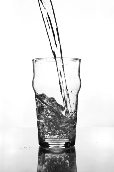 Wijnglas met water — Stockfoto