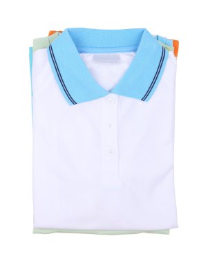 katlanmış polo gömlek yığını