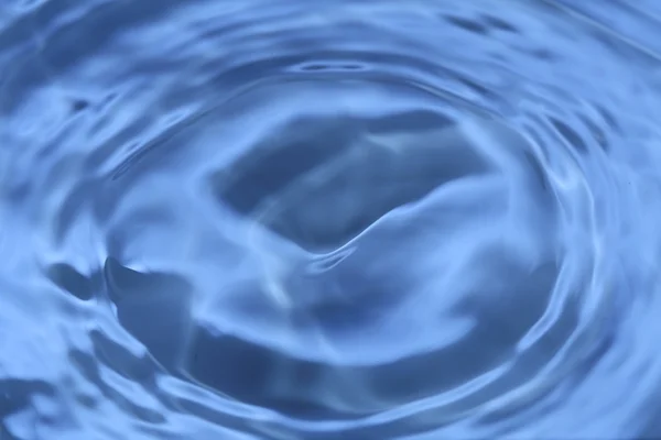 Wave från vatten droppe droppe — Stockfoto