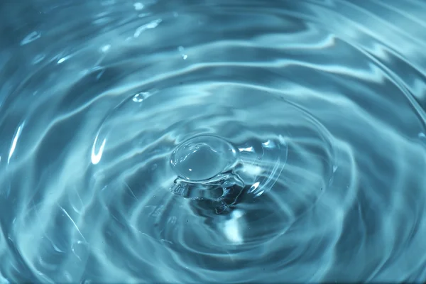 Uma onda de gotas de água — Fotografia de Stock
