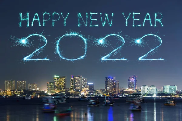 2022年新年烟火在泰国帕塔亚市上空欢度新年 — 图库照片
