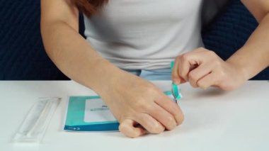 Coronavirus 'un el açma paketi (Covid-19) veya SARS-CoV-2 Antijen Hızlı Test kitleri 