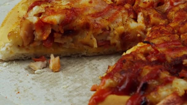 Lähikuva Pizza Pyörii Laatikossa — kuvapankkivideo