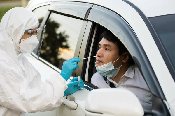 Doctor Ppe Suit Test Coronavirus Covid Man Car Nasal Swab — Stock Photo, Image