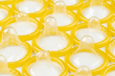 Birçok prezervatifi kapat