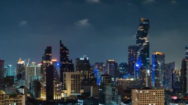 Bangkok, Tayland 'daki yüksek binaların şehir manzarasında zaman aşımı