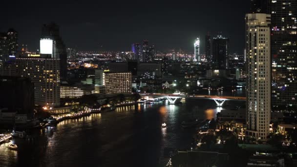 Chao Phraya Folyó Király Taksin Híd Épület Bangkok Város Éjjel — Stock videók