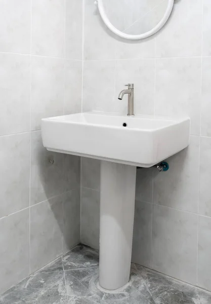 Weißes Waschbecken Badezimmer — Stockfoto