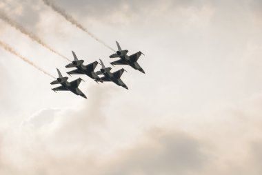 (bize Hava Kuvvetleri thunderbirds)