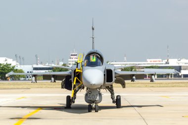 Breitling jet takım royal bir gökyüzünün altında
