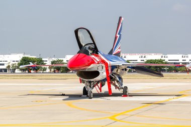 Breitling jet takım royal bir gökyüzünün altında