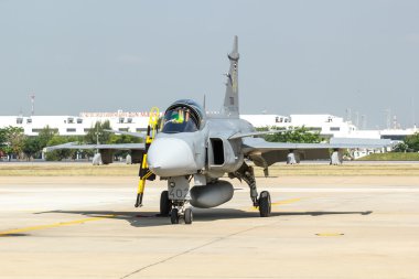 Breitling jet takım royal bir gökyüzünün altında