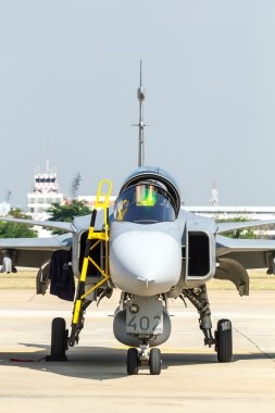 Breitling jet takım royal bir gökyüzünün altında