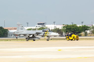 Breitling jet takım royal bir gökyüzünün altında