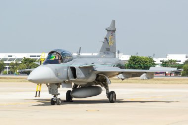 Breitling jet takım royal bir gökyüzünün altında