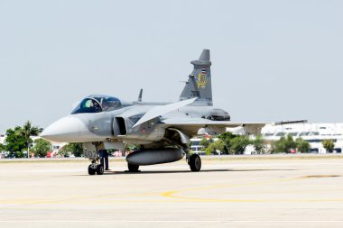 Breitling jet takım royal bir gökyüzünün altında