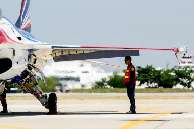 Breitling jet takım royal bir gökyüzünün altında