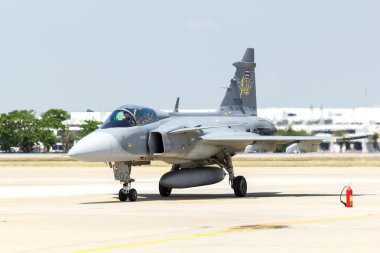 Breitling jet takım royal bir gökyüzünün altında