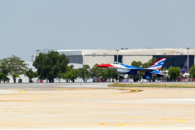 Breitling jet takım royal bir gökyüzünün altında