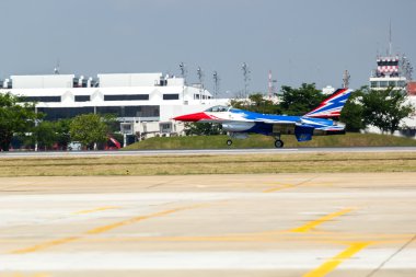 Breitling jet takım royal bir gökyüzünün altında
