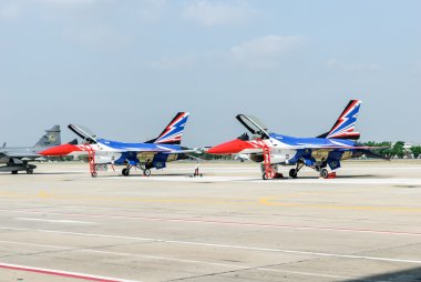 Breitling jet takım royal bir gökyüzünün altında