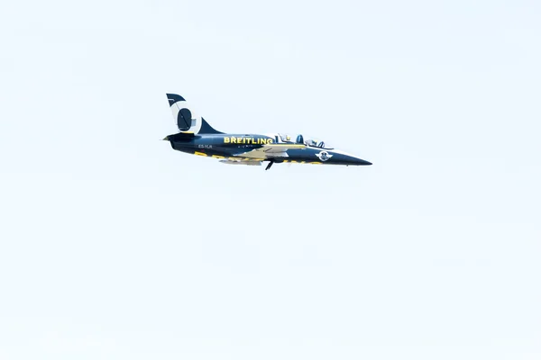 Breitling jet team unter dem königlichen himmel — Stockfoto