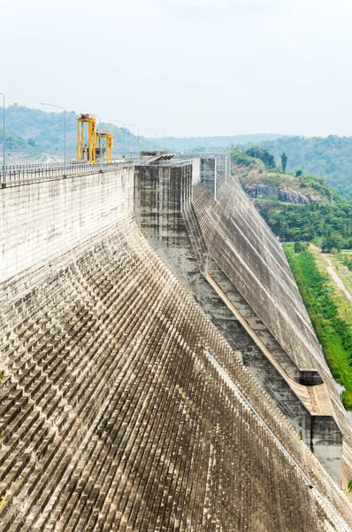 Khundanprakanchon dam, Nakhon Nayok, Tailândia — Fotografia de Stock