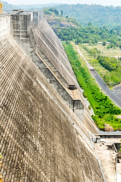 Khundanprakanchon-demningen, Nakhon Nayok, Thailand – stockfoto