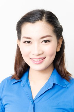 görüntü çok hoş bir görünüm ve sevimli bir gülümseme ile genç bir kadın