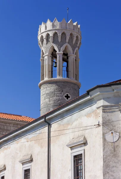 St. Klement Igreja Bell Tower em Piran — Fotografia de Stock